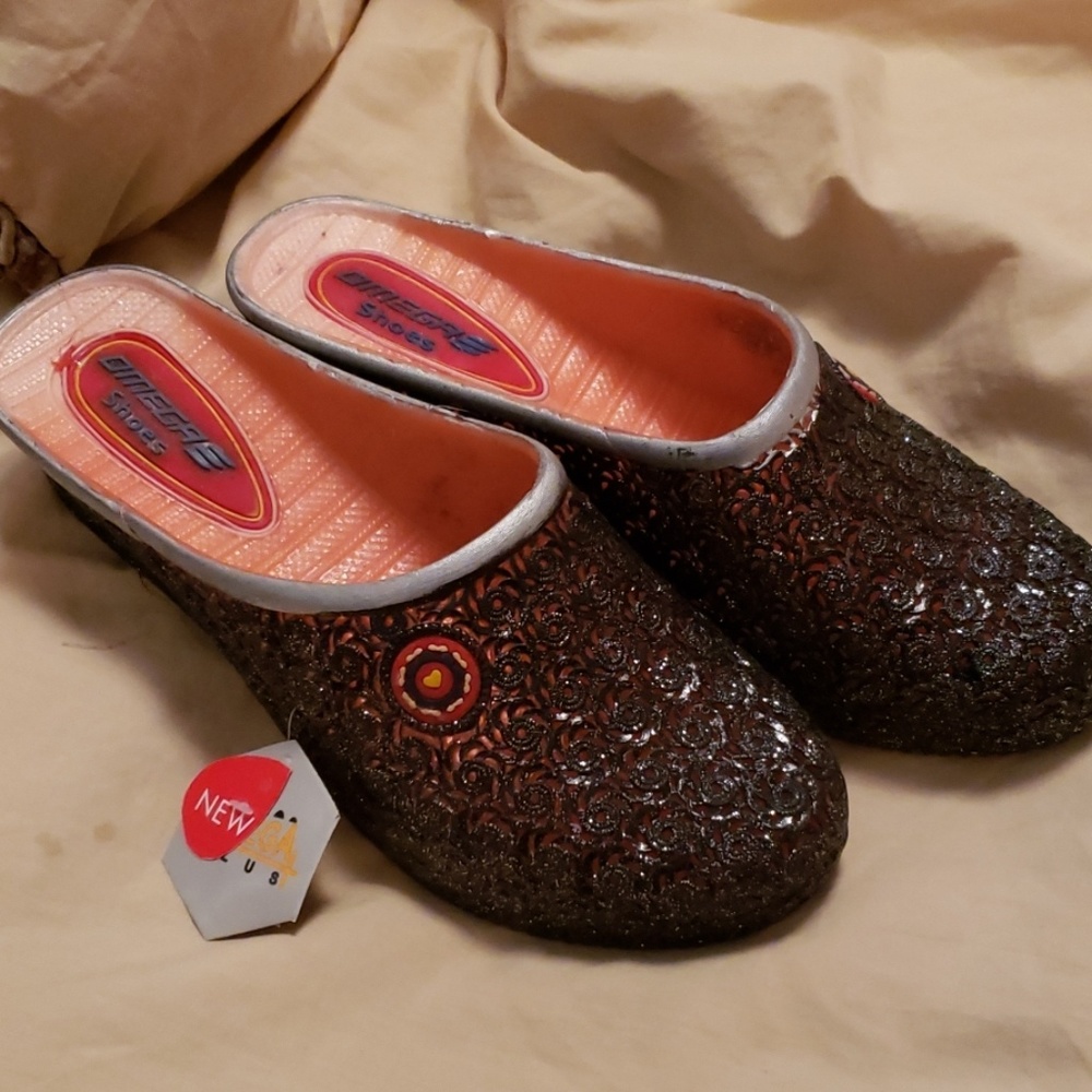 Unique made in  Pakistan rubber slipper